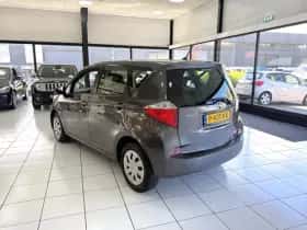 Toyota Verso-S (2012) thumbnail 10