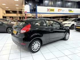Ford Fiesta (2016) thumbnail 14