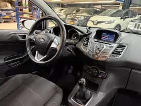 Ford Fiesta (2016) thumbnail 16