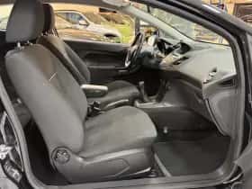 Ford Fiesta (2016) thumbnail 17
