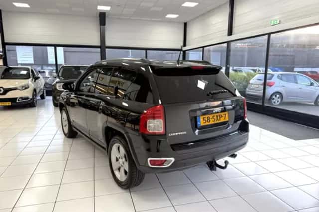 Jeep Compass (2012) thumbnail 11