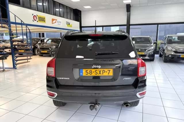 Jeep Compass (2012) thumbnail 12