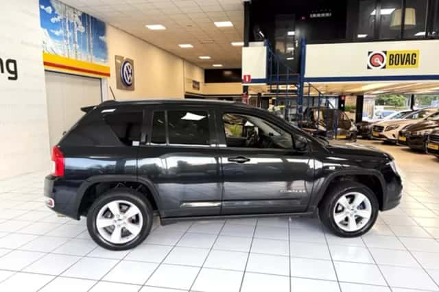 Jeep Compass (2012) thumbnail 15