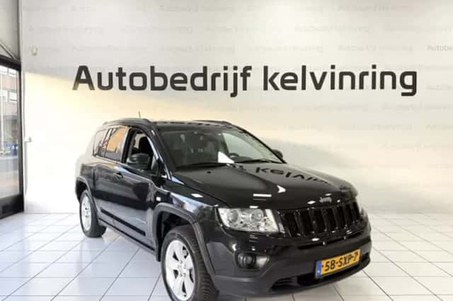 Jeep Compass (2012) thumbnail 3
