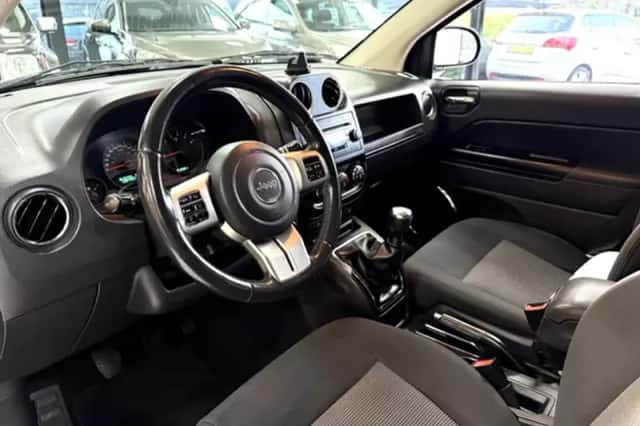 Jeep Compass (2012) thumbnail 28