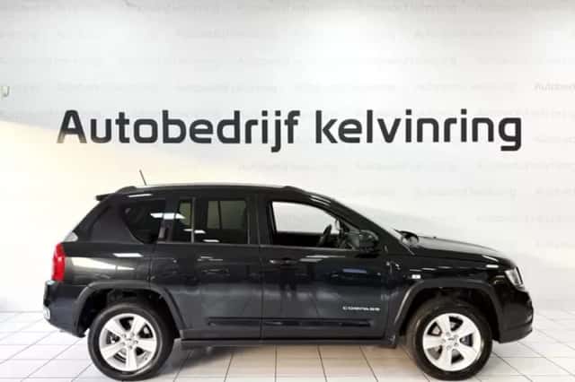 Jeep Compass (2012) thumbnail 4