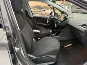 Peugeot 208 (2018) thumbnail 18