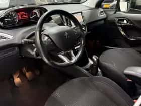 Peugeot 208 (2018) thumbnail 25