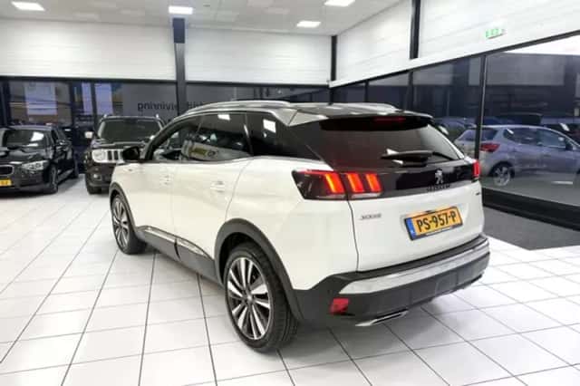 Peugeot 3008 (2017) thumbnail 11
