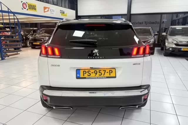 Peugeot 3008 (2017) thumbnail 12