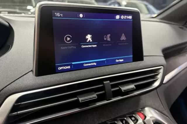 Peugeot 3008 (2017) thumbnail 17