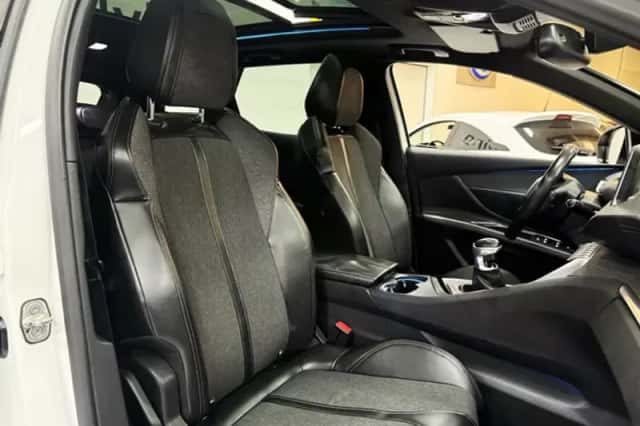 Peugeot 3008 (2017) thumbnail 20