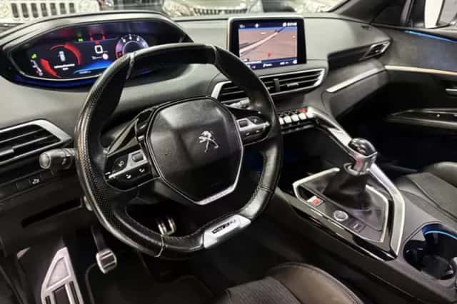 Peugeot 3008 (2017) thumbnail 29
