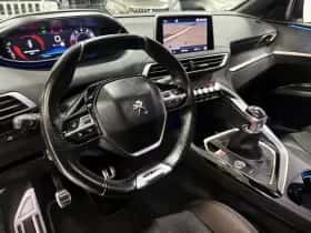 Peugeot 3008 (2017) thumbnail 29