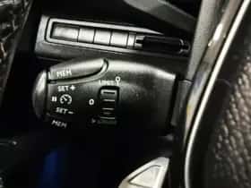 Peugeot 3008 (2017) thumbnail 30