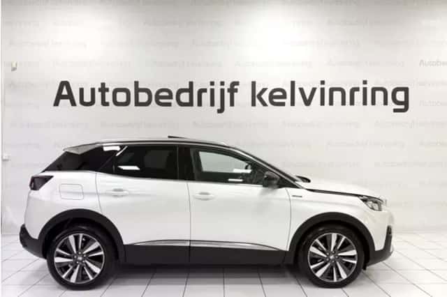 Peugeot 3008 (2017) thumbnail 4
