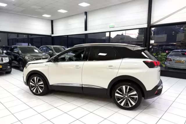 Peugeot 3008 (2017) thumbnail 10