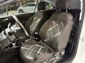 Opel Corsa (2015) thumbnail 26
