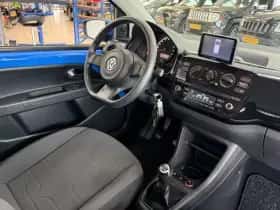 Volkswagen Up! (2015) thumbnail 19