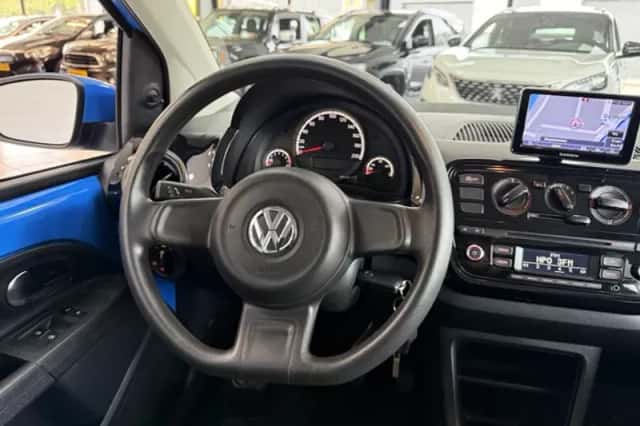 Volkswagen Up! (2015) thumbnail 20