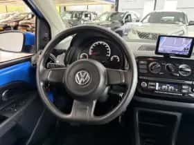 Volkswagen Up! (2015) thumbnail 20