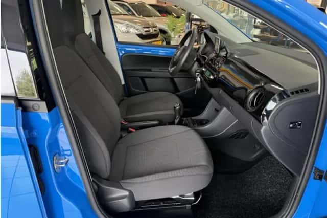 Volkswagen Up! (2015) thumbnail 21