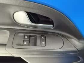 Volkswagen Up! (2015) thumbnail 37