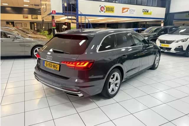 Audi A4 (2019) thumbnail 12