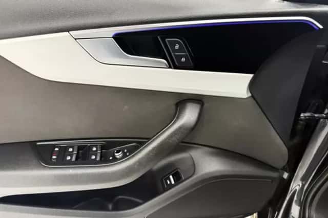 Audi A4 (2019) thumbnail 25