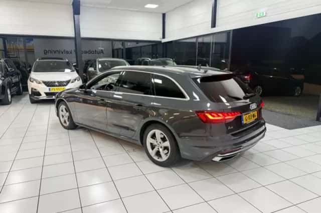 Audi A4 (2019) thumbnail 9
