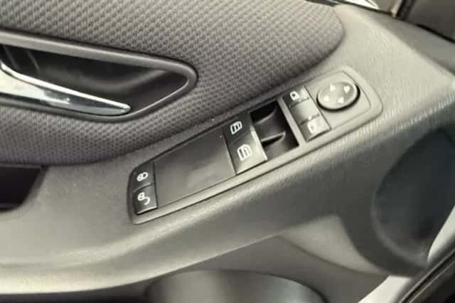 Mercedes-Benz B-Klasse (2010) thumbnail 36
