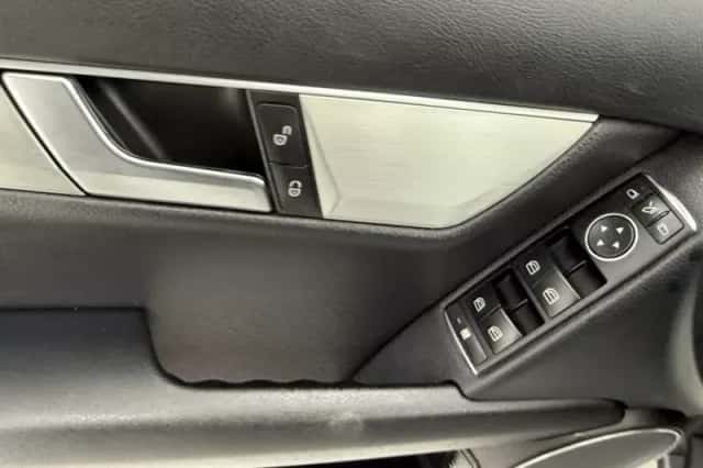 Mercedes-Benz C-Klasse (2013) thumbnail 38