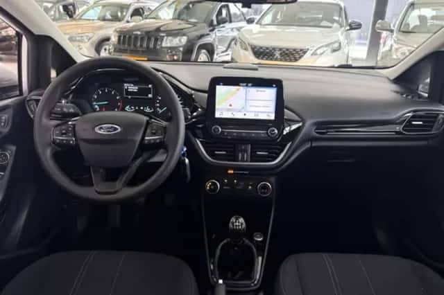 Ford Fiesta (2018) thumbnail 16