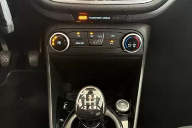 Ford Fiesta (2018) thumbnail 23