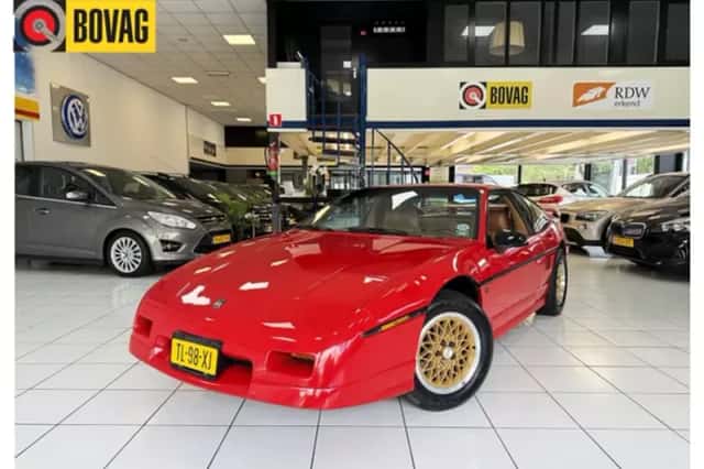 Pontiac Fiero (1988) thumbnail 1