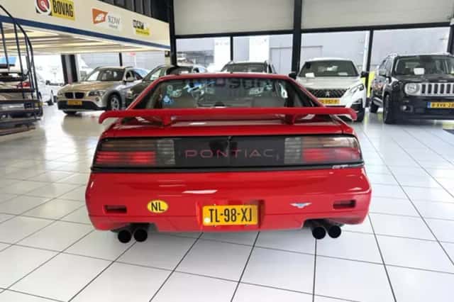 Pontiac Fiero (1988) thumbnail 2