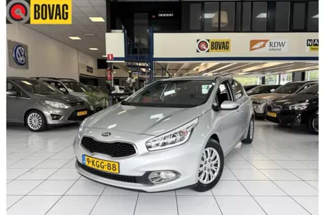 Kia Cee'd (2013) thumbnail 1