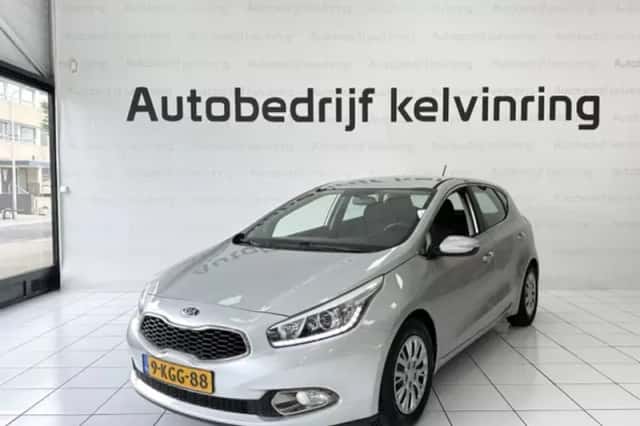Kia Cee'd (2013) thumbnail 2