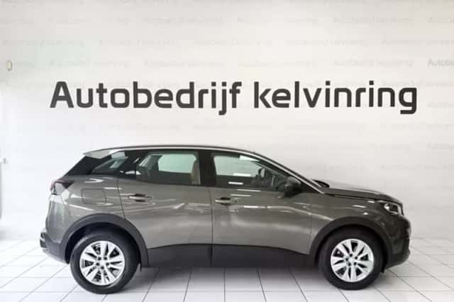 Peugeot 3008 (2019) thumbnail 4