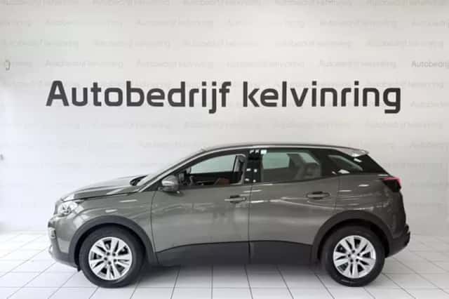Peugeot 3008 (2019) thumbnail 5