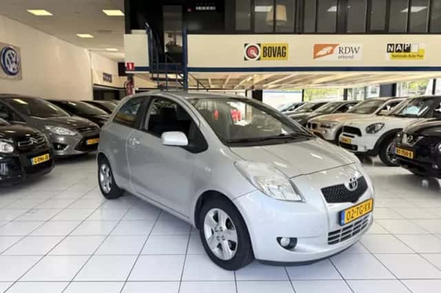 Toyota Yaris (2006) thumbnail 3