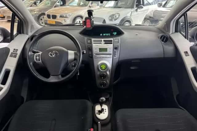Toyota Yaris (2006) thumbnail 4
