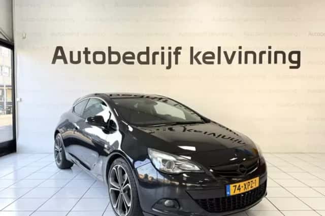Opel Astra (2012) thumbnail 3