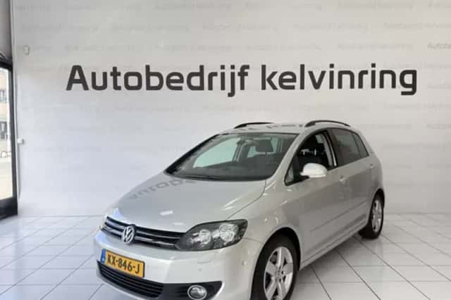 Volkswagen Golf (2010) thumbnail 2