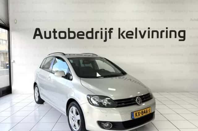 Volkswagen Golf (2010) thumbnail 3