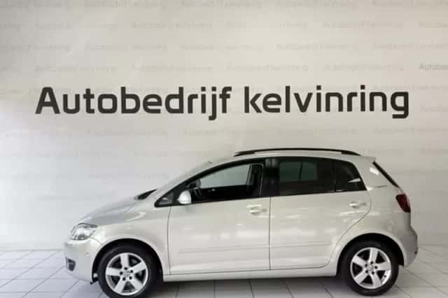 Volkswagen Golf (2010) thumbnail 6