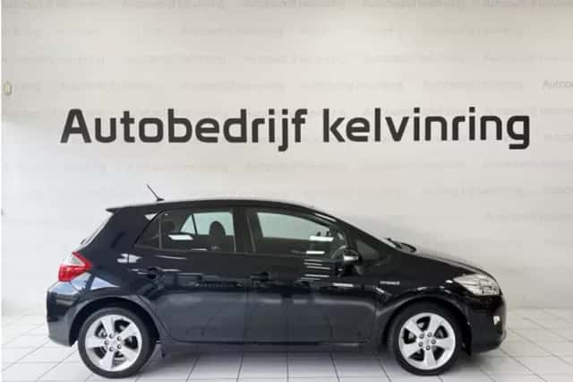 Toyota Auris (2012) thumbnail 5