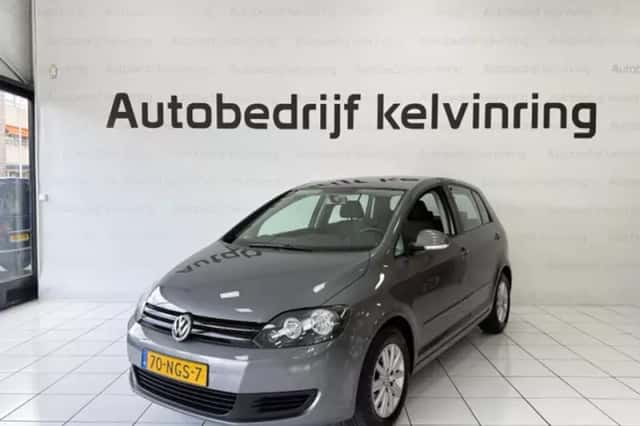 Volkswagen Golf (2010) thumbnail 2