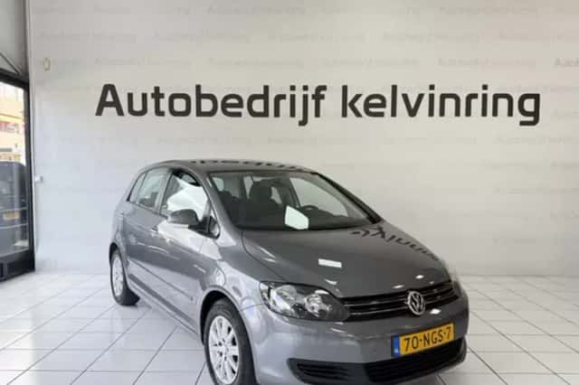 Volkswagen Golf (2010) thumbnail 3