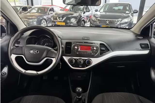 Kia Picanto (2013) thumbnail 4